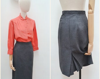 1960s Kick pleat pencil skirt, 60s straight grey woollen wiggle, Day or office wear - XS S