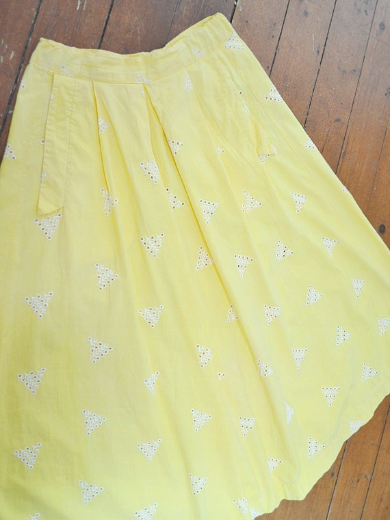 1950s Embroidered cotton skirt with pocket, 50s p… - image 3