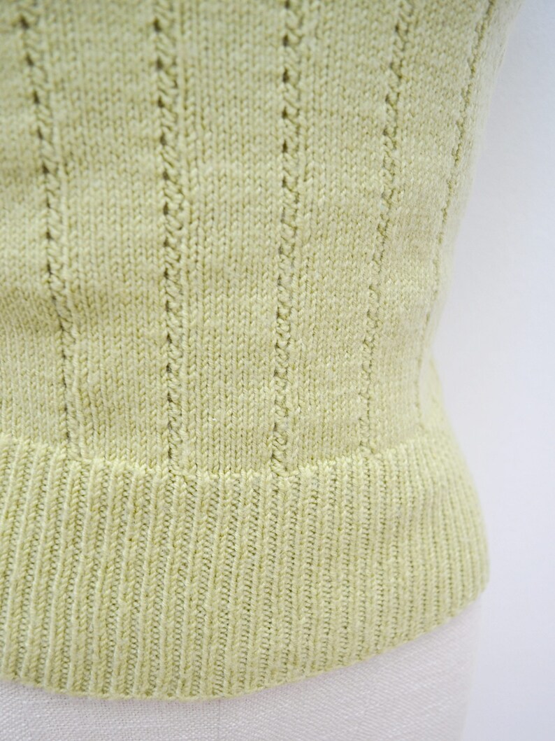 1950s Short sleeved sweater top, 50s soft chartreuse green knit, Handknitted pastel tight jumper XS image 4