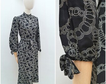 1970s Crepe printed tie belt dress, 70s Belted monochrome sheath shift, Chain print DVF style midi - XS petite