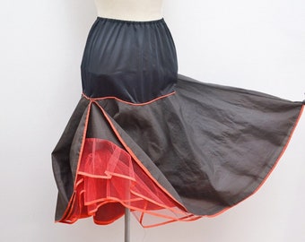 1950s Rustly nylon net petticoat, 50s Mermaid hem tulle crinoline, Dramatic full skirt - S M L