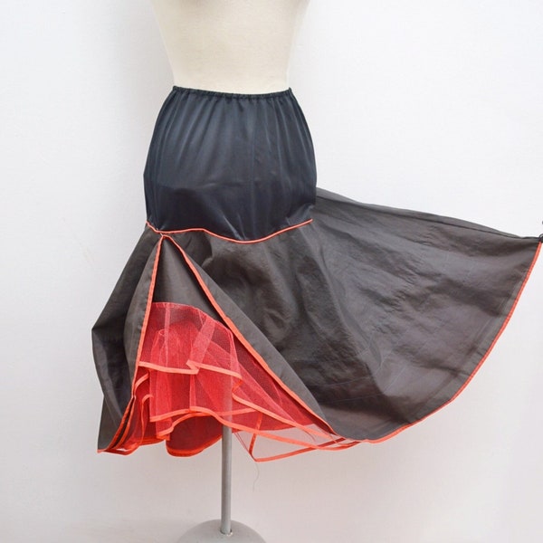 1950s Rustly nylon net petticoat, 50s Mermaid hem tulle crinoline, Dramatic full skirt - S M L