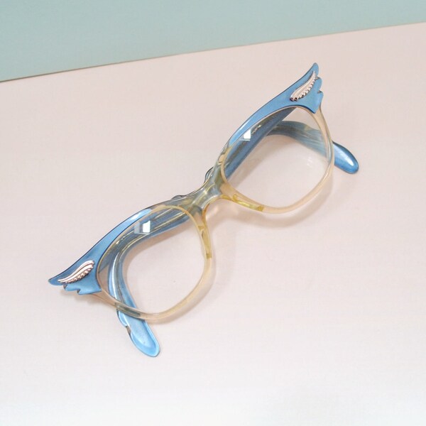 1950s Blue winged cat eye spectacles / 50s shaped arm cateye eyeglasses, Eyelash original sunglasses frame