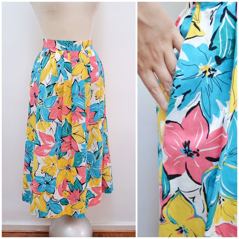 Image of S Graphic Floral Print Cotton Pleated Skirt With Pockets/S Pink Blue Yellow Flower Midi - Xs S