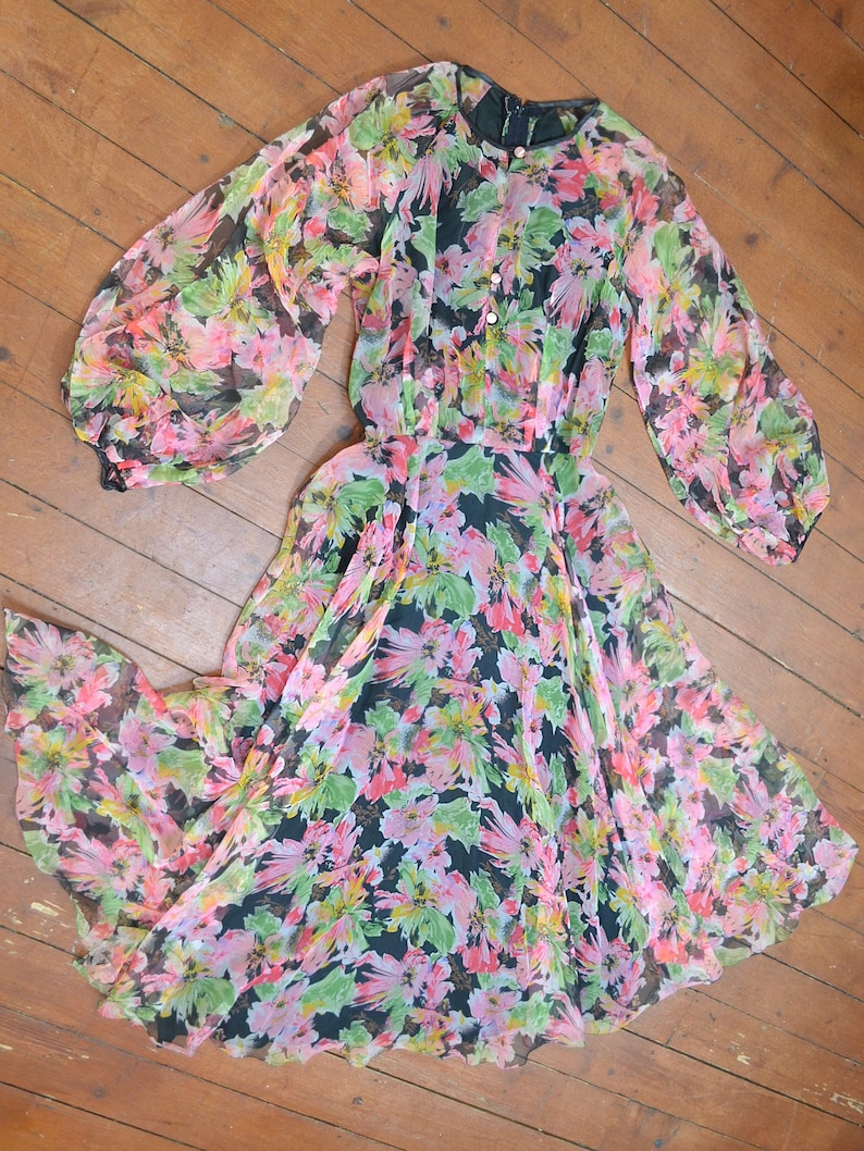 1970s Open sleeve chiffon dress, 70s Floaty keyhole neck eveningwear, Floral pastel balloon sleeve XS image 8