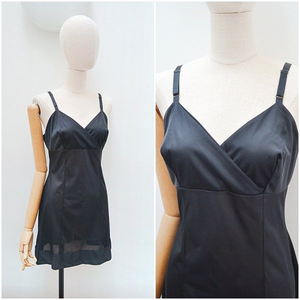 1960s Black nylon slinky mini length nightie dress , 60s Fitted a line pointed bust strappy short slip - XS