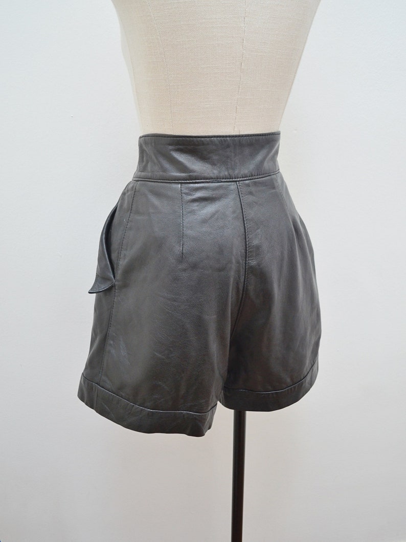 1980s Buckle waist leather shorts, 80s high waisted pleated front, Deep waistband daywearwith pockets S image 6