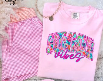 Summer Vibes Retro Beach T-Shirt: Buntes Urlaubs-T-Shirt