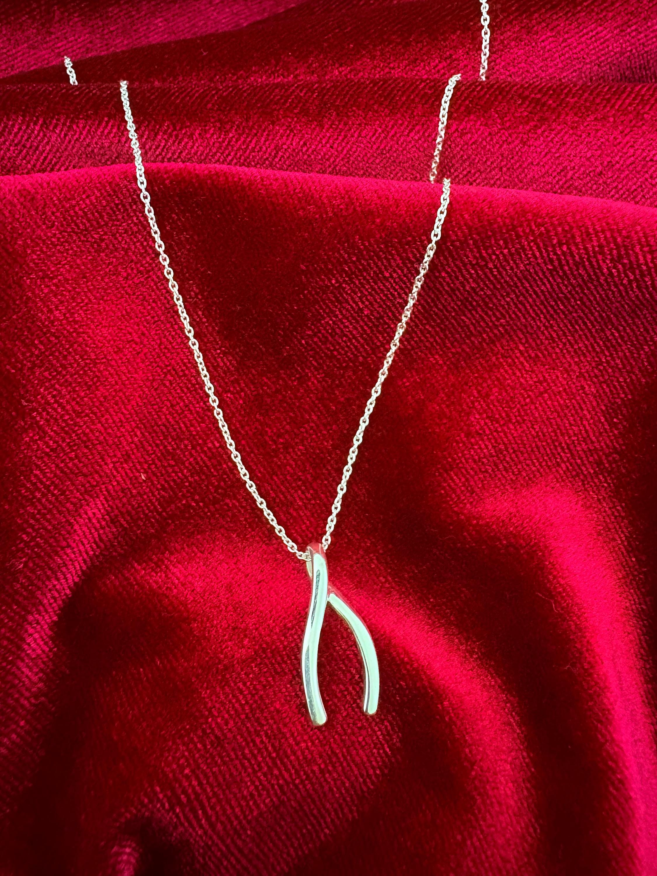 Collana Namana con Ciondolo Portafortuna a Forma di Forcella in Argento Sterling. Collana in Argento per Donna con Confezione Regalo