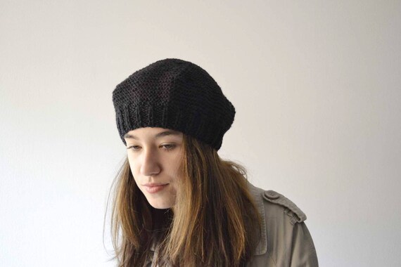 Girls black winter hat Clearance
