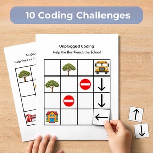 Puede incluir: Hojas de trabajo de codificación educativa para niños. La imagen muestra hojas impresas con una cuadrícula, árboles, un autobús escolar y una casa. El texto dice "10 desafíos de codificación" y "Ayuda al autobús a llegar a la escuela."