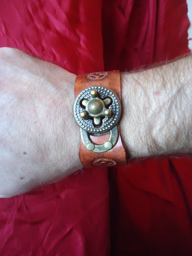 Leather Steampunk Locking Bracelet Etsy