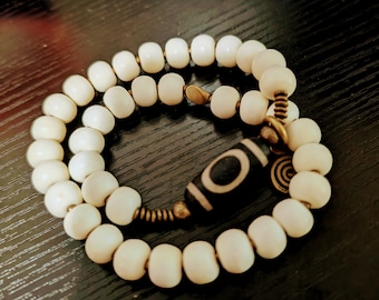 Original Designed Beaded Bracelet with Two-Eyed Tibetan Dzi and whitened Antler Bones Elastic Wrist Band