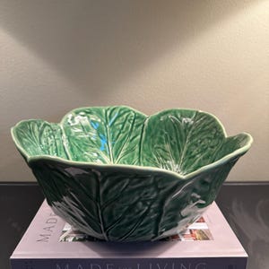 Large Bordallo pinheiro cabbage serving bowl