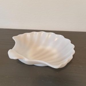Vintage Anchor Hocking Milk Glass Clam Shell Dish – Mid-Century Trinket Tray or Soap Dish