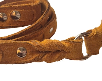 Correa para perro de ante y cuero trenzado naranja con remaches plateados