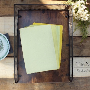 Papel hecho a mano / Paquete mixto amarillo / A5 / 100 % reciclado / Ideal para manualidades