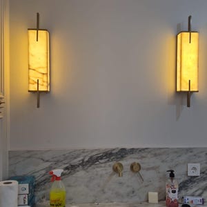 Art Deco White Marble Wall Sconce Lamp, Handmade Wall Sconce with Marble and Brass Details - Modern Luxury Wall Light - Vintage Inspired