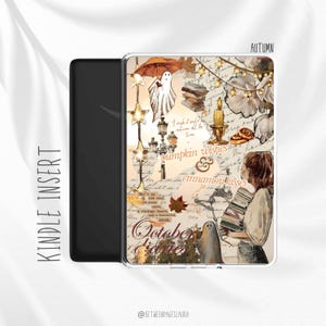 Könnte beinhalten: Kindle-Einsatz mit herbstlichem Design. Die transparente Hülle zeigt Illustrationen von Geistern, einer Straßenlaterne, Blättern und den Worten "pumpkin wishes" und "cinnamon kisses". Der Einsatz wird mit einem schwarzen Kindle kombiniert.