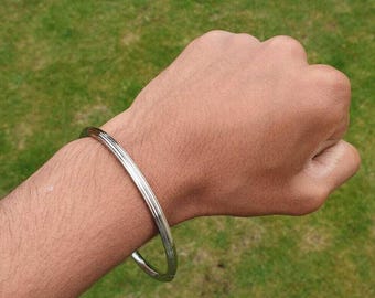 ステンレススチール製パンジャビ・シク教カダ：7ラインユニセックス