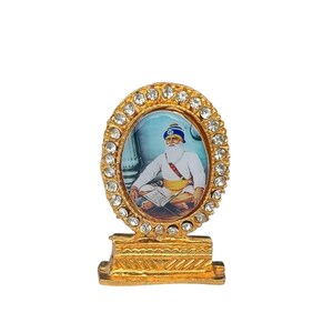 Sikh Baba Deep Singh Ji Shaheed Stand Gold Plated Desktop Car Dashboard Piece UU3R Chaupehra Sikhisim Martyr Sikhi Punjabi Good Luck Charm