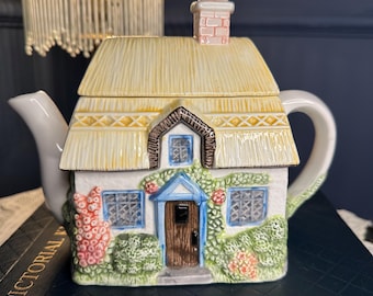 Autumn Cottage Teapot Annie Rowe | Vintage Cottage Teapot House