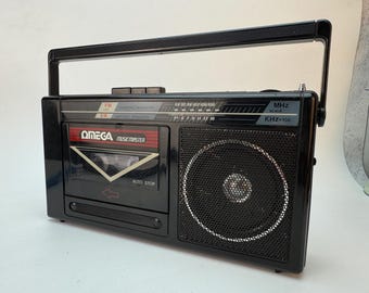 Vintage Omega Musicmaster 9062 Radio Cassette Player – Retro AM/FM Boombox – 80s Portable Tape Recorder – Made in Hong Kong