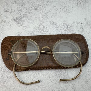 Antique Round Wire Eyeglasses with Leather Case – Vintage Gold Tone Spectacles with Cable Temples