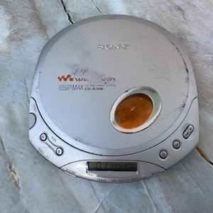 Working Sony Walkman D-E341 Portable CD Player esp max, CD-R/RW – Vintage 2000s.