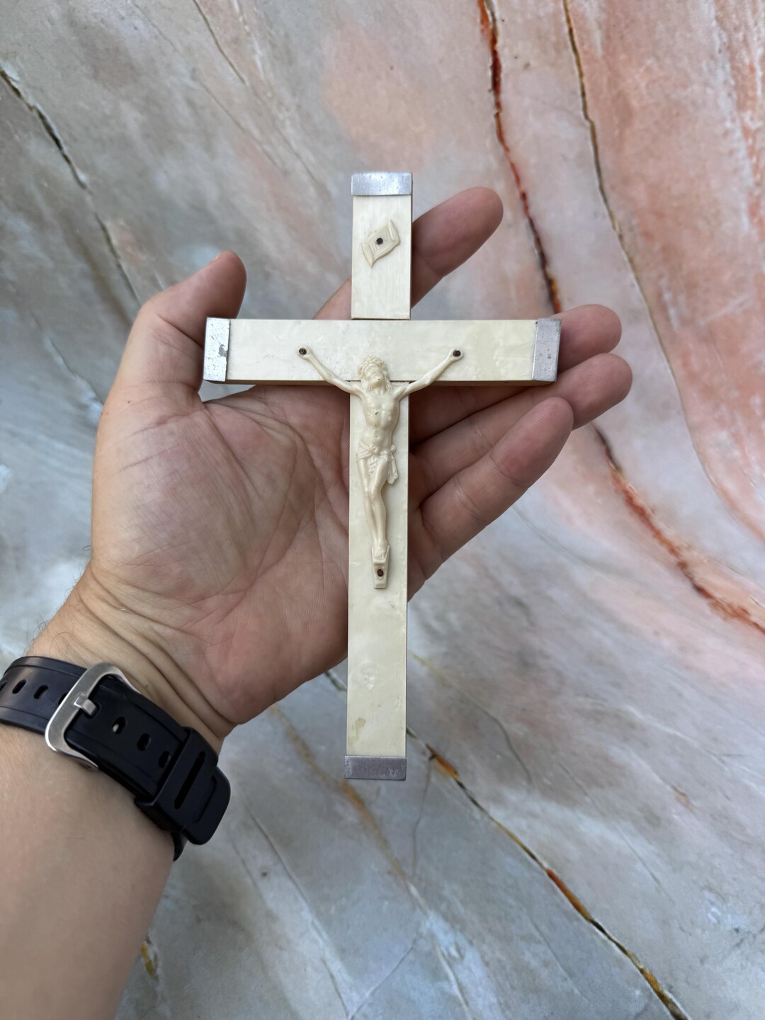 ヴィンテージ木製十字架像 | 白いプラスチック製イエス像 | カトリック