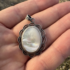 Sterling Silver Pendant Necklace with Mother of Pearl