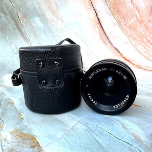 Rare Novoflex Noflexar 35mm f/3.5 M42 Lens – Vintage German Wide Angle with Case.