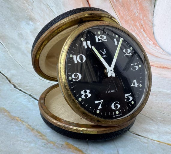 wind up old alarm watch