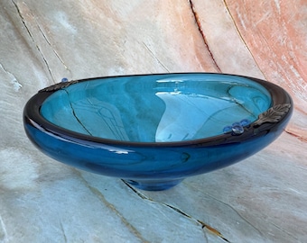 Cuenco de vidrio artístico azul cobalto / Centro de mesa de vidrio vintage hecho a mano con hoja de plata esterlina