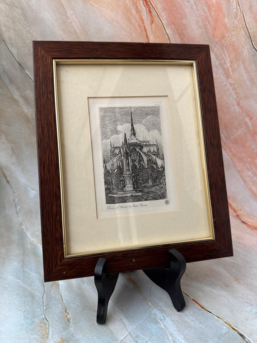 パリのノートルダム大聖堂のエッチング – ヴィンテージのフランス建築