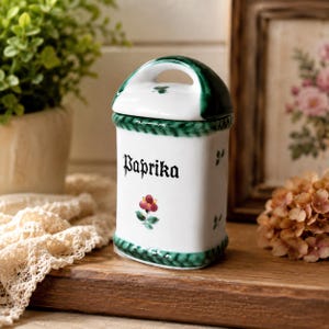 Vintage Gmundner Keramik Paprika Spice Jar with Lid, Hand Painted Austrian Pottery Streublume Scattered Blossom Pattern, Signed GK A2R