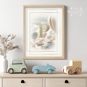 Lámina infantil con inicial personalizada - Colección Bon Voyage - Globo aerostático para pared de bebé - Juguetes de coche - Póster con letras personalizadas - Descarga digital