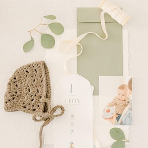 Birth announcement in cotton paper