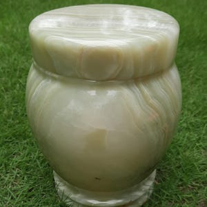 Marble Onyx Stone Cremation/Funeral Urn.