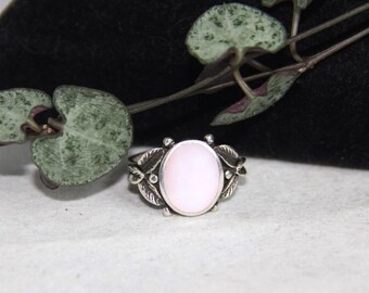 Vintage Sterling Silver Pink Mother of Pearl Leaf Ring Size 6 925 Botanical Boho