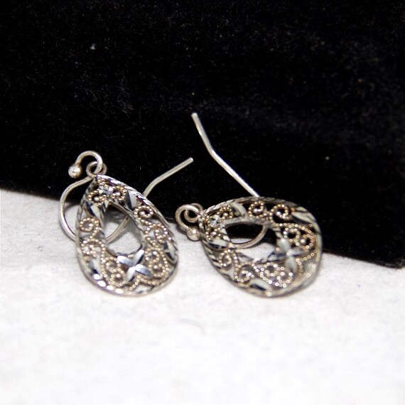 Sterling Silver 925 Filigree Teardrop Dangle Earrings Diamond Cut Filigree 1.25" View 4