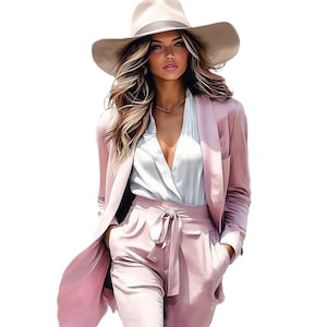 以下が含まれることがあります： ライトピンクのパンツスーツに、お揃いのブレザーを合わせた女性のファッションイラスト。白いブラウスとつば広のベージュの帽子を合わせています。繊細なネックレスを着用しています。