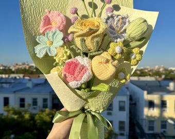 Ramo de flores de ganchillo hecho a mano: Regalo de aniversario de Forever Rose