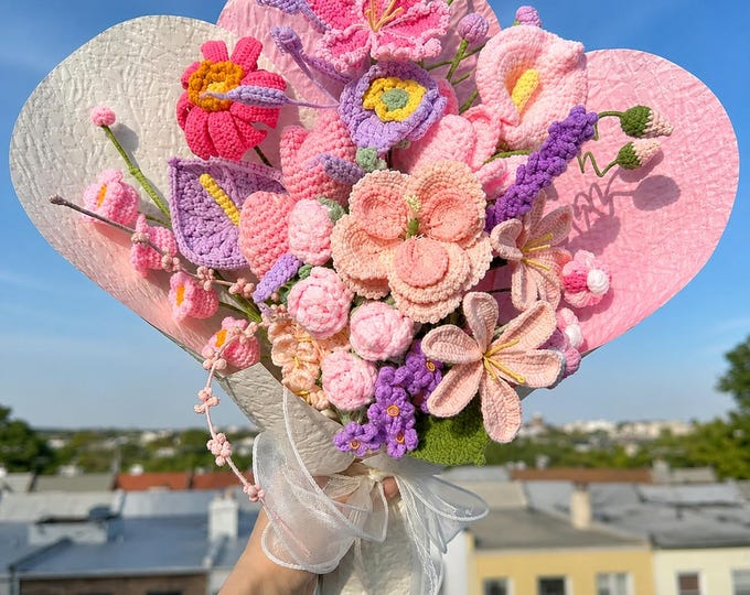 Crochet Pink Flower Bouquet, Personalized Mother's Day Gift for Mom Grandma, Permanent Birthday Yarn Flowers, Crocheted Anniversary Gift