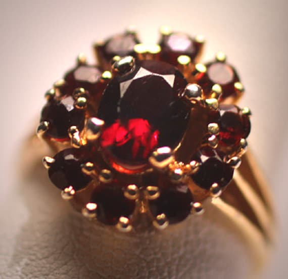 Estate Victorian Style Bohemian Garnet Ring Vintag