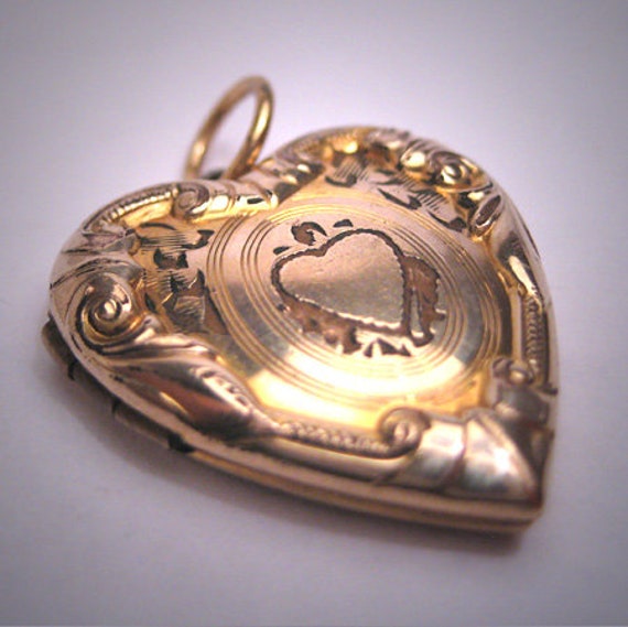 Antique Gold Heart Locket Vintage Victorian Neckla