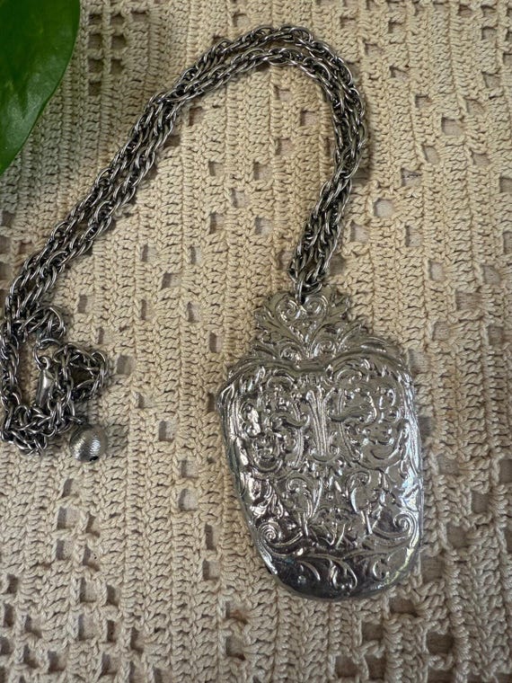 Vintage KJL Kenneth Jay Lane Big Bold Pendant - image 6