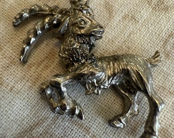 Vintage Silver tone Ram Aries Zodiac Pendant w vintage chain 16”