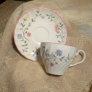 Collectible Floral Tea Cup with Herbal Tea, hostess gift, Cinnamon Spice tea and Honey