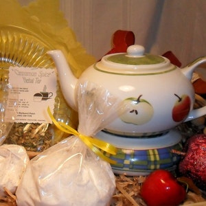 Apple Tea Pot Gift Basket, ceramic teapot, serving plate, scones, shortbread, herbal tea, infuser, gift set, basket tray
